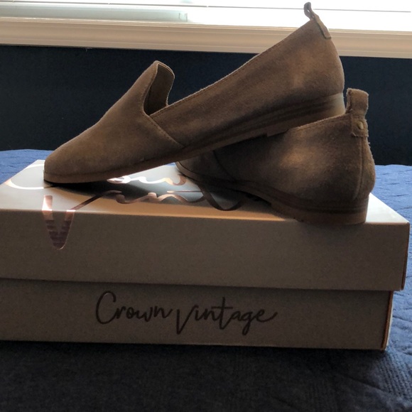 Crown Vintage Suede Loafer - Picture 4 of 4